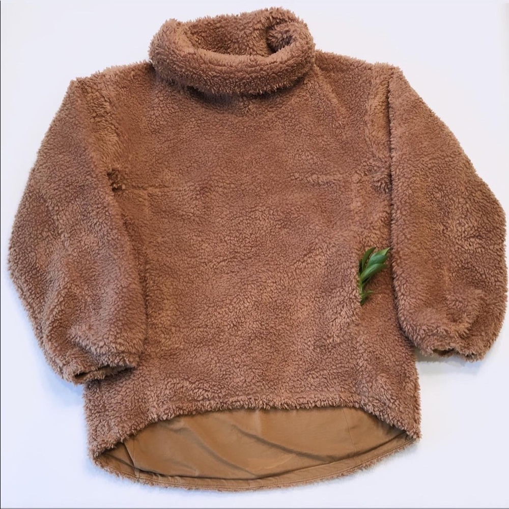 Lululemon brown pullover turtleneck sherpa • Size 4